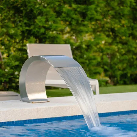 Villa 5-star Calma Ii With Heated Pool & Jacuzzi Oasis Starigrad-Paklenica