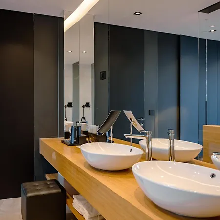 5-star Calma Ii With Heated Pool & Jacuzzi Oasis Starigrad-Paklenica