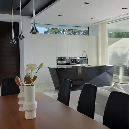 5-star Calma Ii With Heated Pool & Jacuzzi Oasis Starigrad-Paklenica