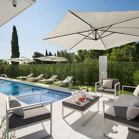 5-star Calma Ii With Heated Pool & Jacuzzi Oasis Starigrad-Paklenica