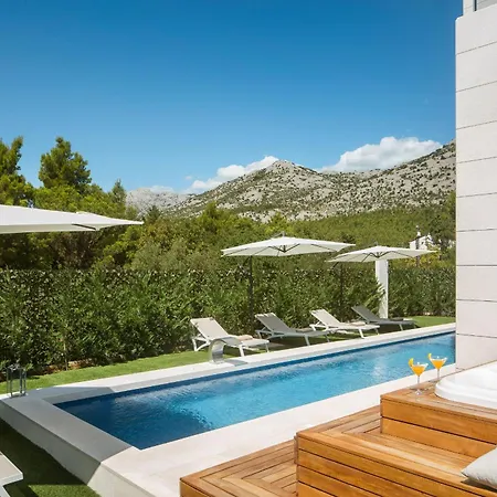 5-star Calma Ii With Heated Pool & Jacuzzi Oasis Starigrad Paklenica