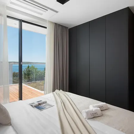 5-star Calma Ii With Heated Pool & Jacuzzi Oasis Starigrad Paklenica