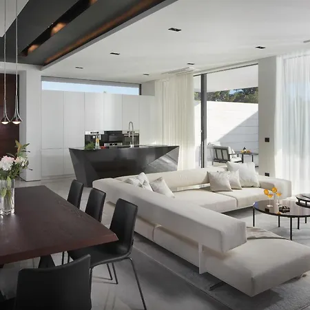 וילה 5-star Calma Ii With Heated Pool & Jacuzzi Oasis סטאריגרד-פקלניצה